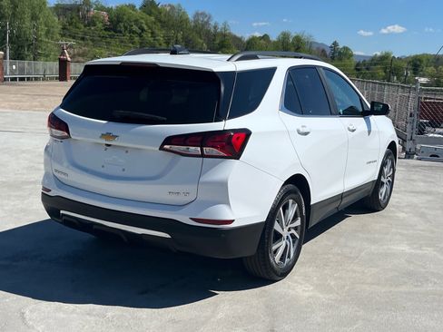 Used 2023 Chevrolet Equinox LT image 3