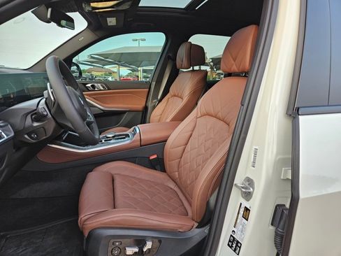 Used 2026 BMW X5 xDrive40i w/ M Sport Package AWD/4WD image 16