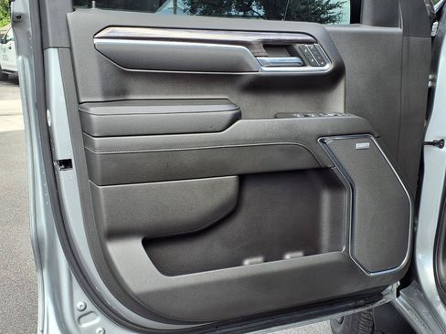 Used 2023 Chevrolet Silverado 1500 LTZ AWD/4WD image 14