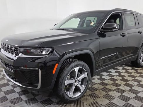 New 2026 Jeep Grand Cherokee Limited image 3