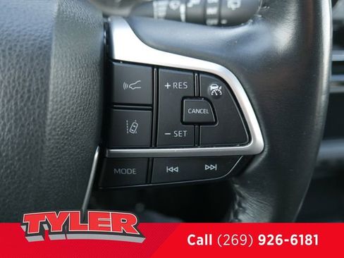 Used 2023 Toyota Highlander LE FWD image 27