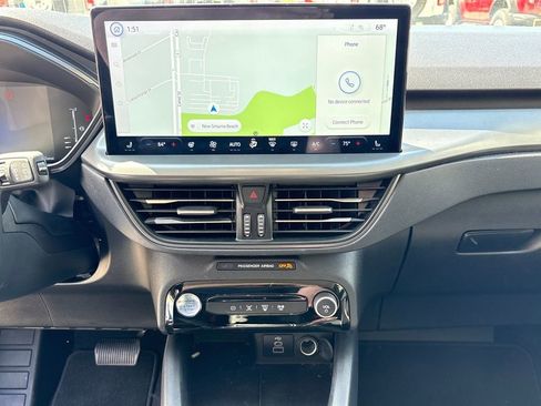 Used 2024 Ford Escape SE image 23