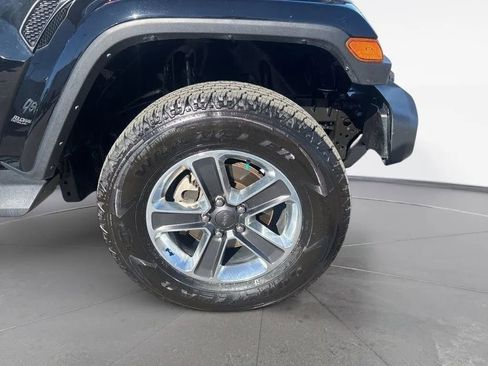 Used 2022 Jeep Wrangler Unlimited Sahara w/ LED Lighting Group image 12