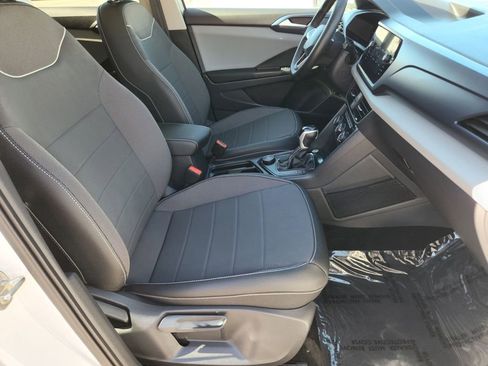 Used 2023 Volkswagen Taos SE w/ Panoramic Sunroof Package image 15