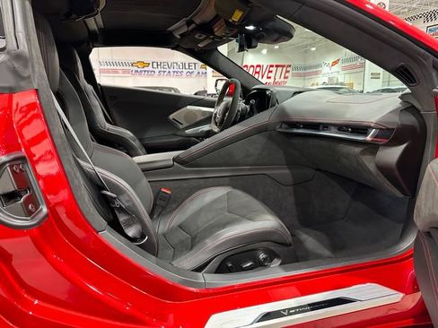 Used 2024 Chevrolet Corvette Stingray Premium Cpe w/ Z51 Performance Package RWD image 9