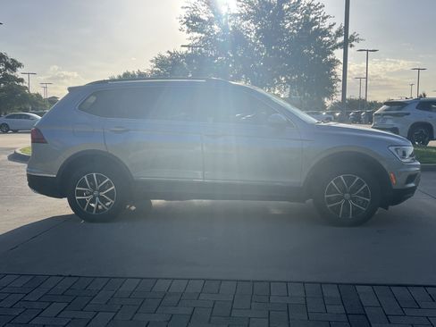 Used 2021 Volkswagen Tiguan SE FWD image 9