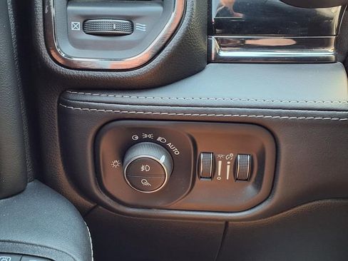 Certified 2025 RAM 3500 Limited AWD/4WD image 17