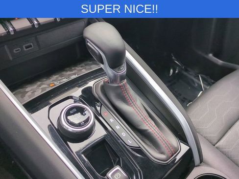 Used 2023 Chevrolet Colorado Z71 w/ Z71 Convenience Package 2 image 18