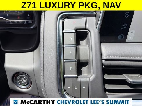 Used 2024 Chevrolet Tahoe Z71 w/ Luxury Package AWD/4WD image 10