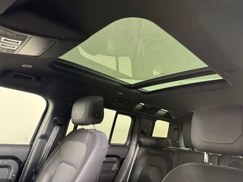 Used 2023 Land Rover Defender 110 X-Dynamic SE image 22