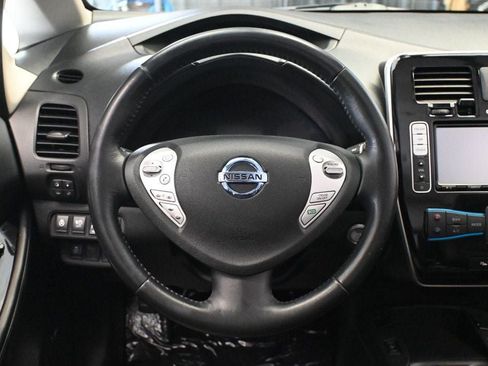 Used 2014 Nissan Leaf SL w/ Premium Package FWD image 11