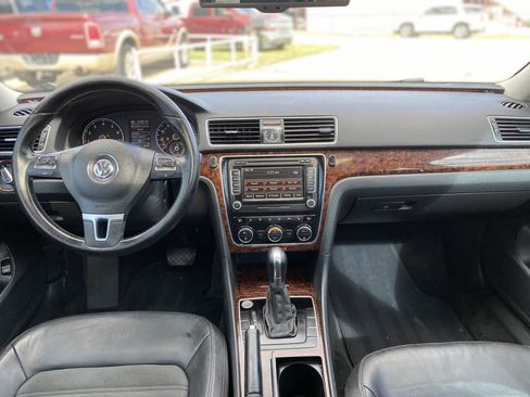 Used 2012 Volkswagen Passat 2.5 SEL FWD image 11