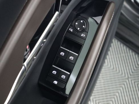 Certified 2025 MAZDA CX-30 2.5 Turbo w/ Premium Plus Pkg image 38