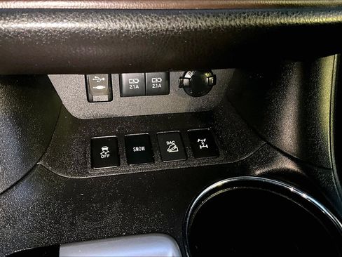 Used 2017 Toyota Highlander XLE image 32