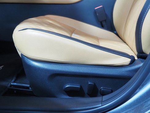 Used 2024 Nissan Sentra SV w/ SV Premium Package image 61