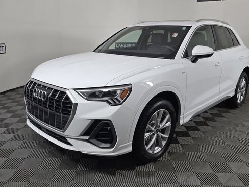 Used 2025 Audi Q3 2.0T Premium image 2