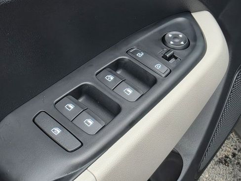 New 2025 Hyundai Venue SEL image 22