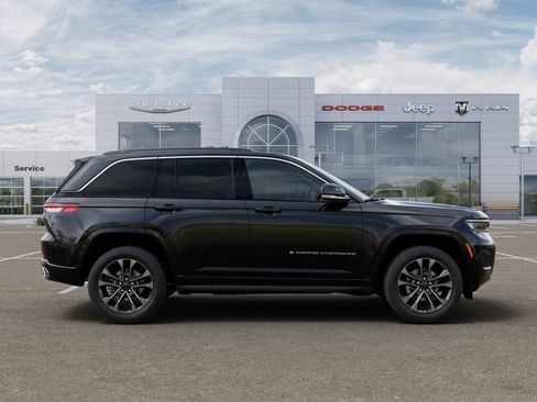 New 2025 Jeep Grand Cherokee Overland w/ Adv Protech Group III AWD/4WD image 22