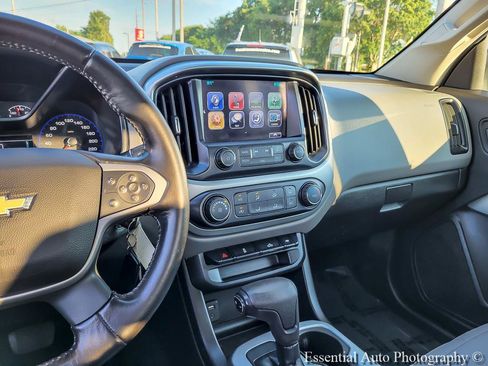 Used 2018 Chevrolet Colorado LT AWD/4WD image 22