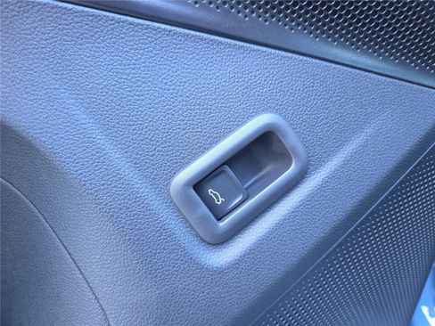 New 2025 Volkswagen Tiguan SE R-Line image 14