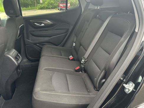 Used 2024 GMC Terrain SLE w/ Driver Convenience Package AWD/4WD image 10