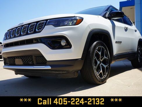 Used 2025 Jeep Compass Limited AWD/4WD image 4