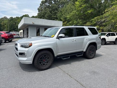 Used 2022 Toyota 4Runner TRD Sport w/ Technology Package AWD/4WD image 2