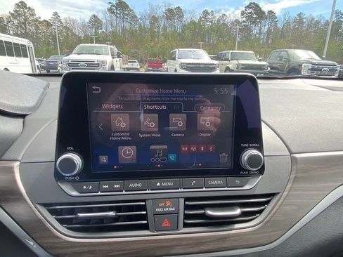 Used 2023 Nissan Altima 2.5 SV image 15