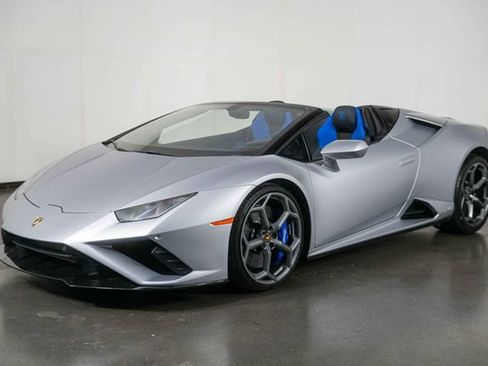 Used 2023 Lamborghini Huracan EVO RWD image 4
