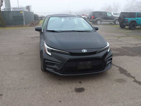 Used 2024 Toyota Corolla SE w/ SE Package image 3