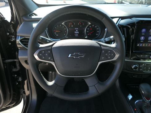Used 2023 Chevrolet Traverse RS FWD image 18