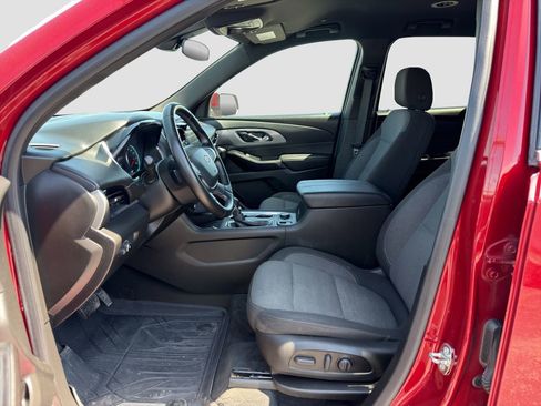 Used 2023 Chevrolet Traverse LT FWD image 9
