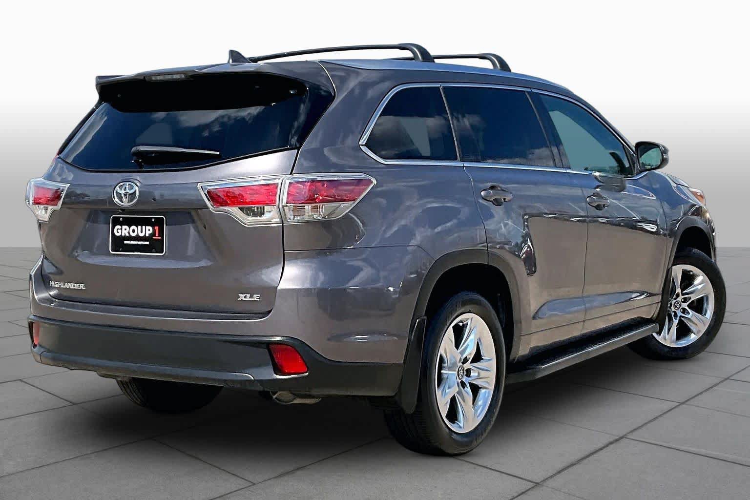 Used 2015 Toyota Highlander XLE FWD image 13