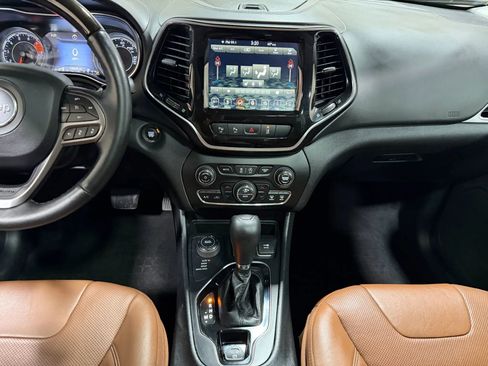 Used 2019 Jeep Cherokee Overland w/ Technology Group image 54