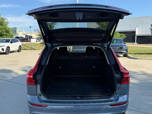 Used 2024 Volvo XC60 B5 Core w/ Protection Package Premier AWD/4WD image 7