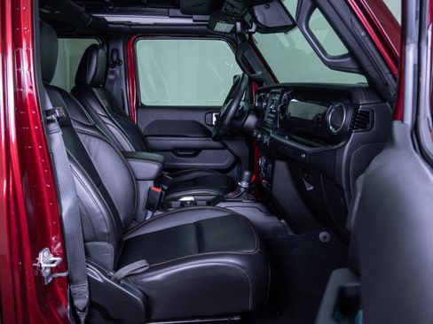 Used 2021 Jeep Wrangler Unlimited Rubicon w/ Trailer Tow Package image 10