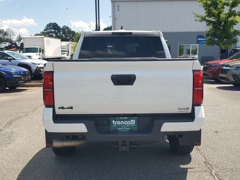 Used 2024 Toyota Tacoma TRD Off-Road AWD/4WD image 5