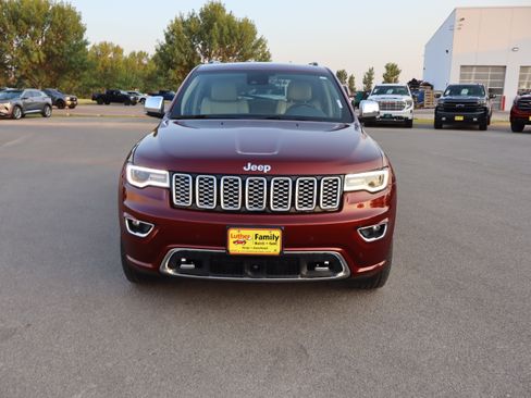 Used 2018 Jeep Grand Cherokee Overland AWD/4WD image 2