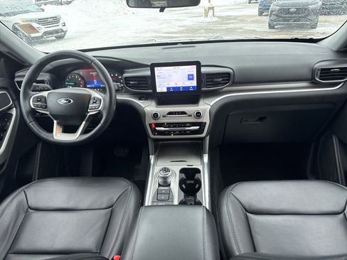 Used 2023 Ford Explorer XLT w/ Equipment Group 202A image 16