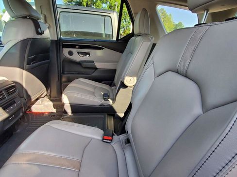 Used 2024 Honda Pilot EX-L image 5