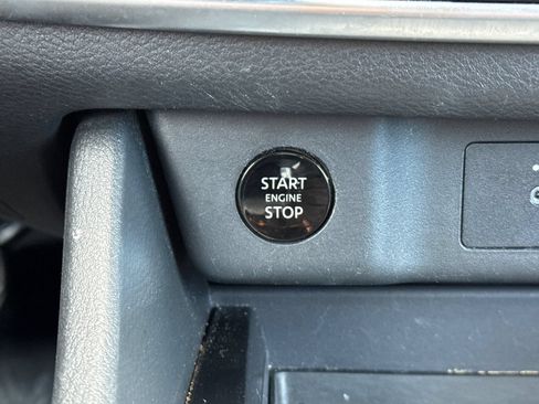 Certified 2025 Nissan Rogue SV AWD/4WD image 28