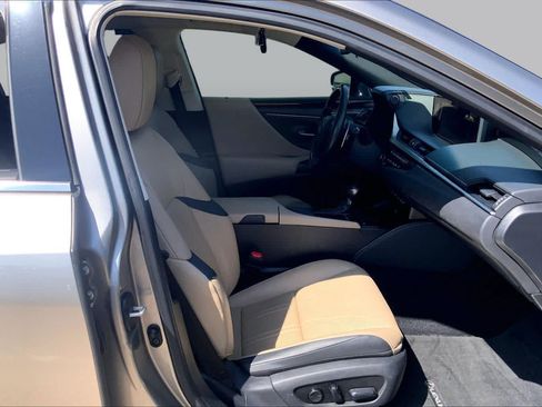 Used 2020 Lexus ES 350 Ultra Luxury w/ Accessory Package 2 FWD image 9