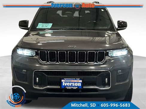 Used 2022 Jeep Grand Cherokee L Overland w/ Luxury Tech Group IV AWD/4WD image 3