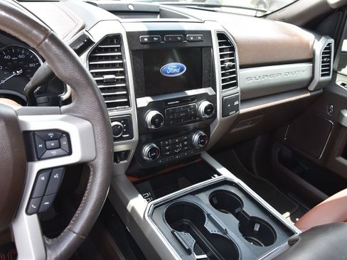 Used 2019 Ford F250 King Ranch w/ King Ranch Ultimate Package AWD/4WD image 9