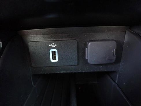 Used 2019 Ford Explorer XLT w/ Equipment Group 202A AWD/4WD image 19