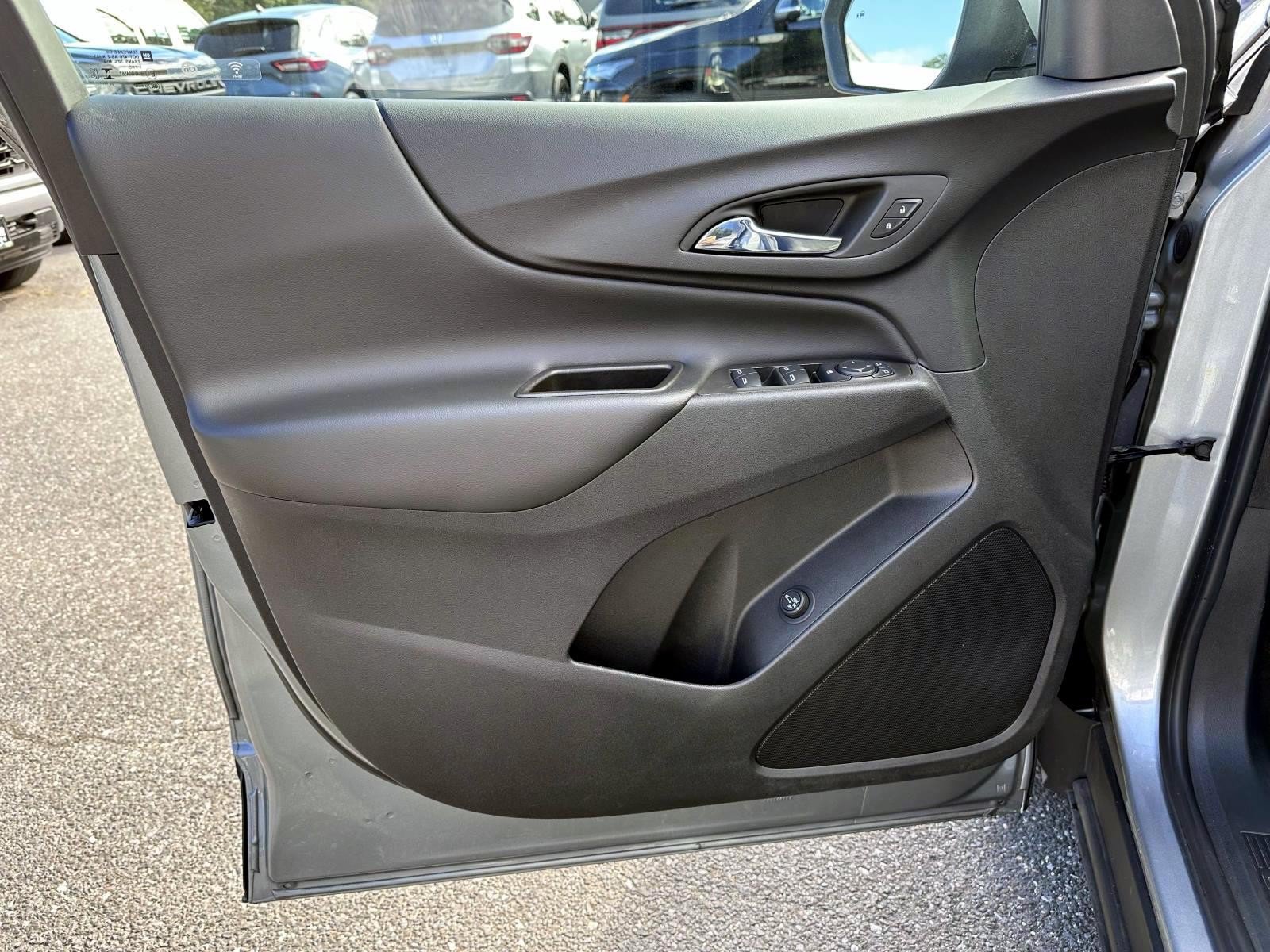 Used 2024 Chevrolet Equinox LT AWD/4WD image 8