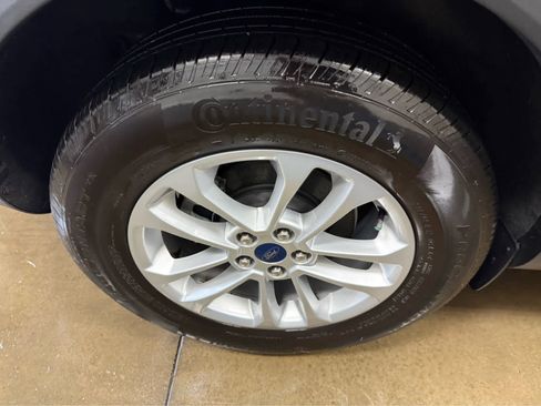 Used 2021 Ford Escape SE w/ Cold Weather Package AWD/4WD image 9