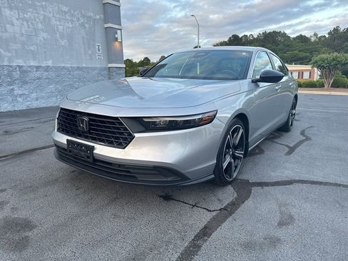 Used 2024 Honda Accord Sport image 3