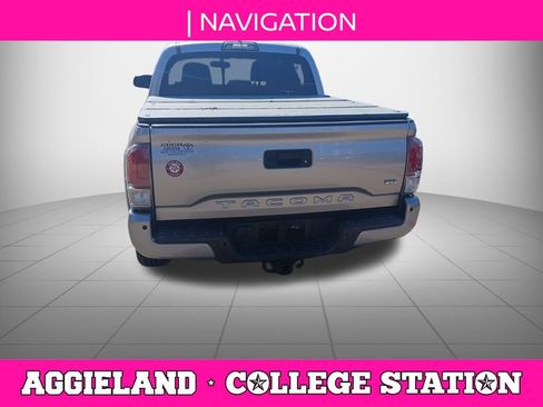 Used 2017 Toyota Tacoma Limited w/ Tow Package image 4