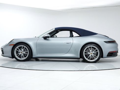 Used 2022 Porsche 911 Carrera image 3